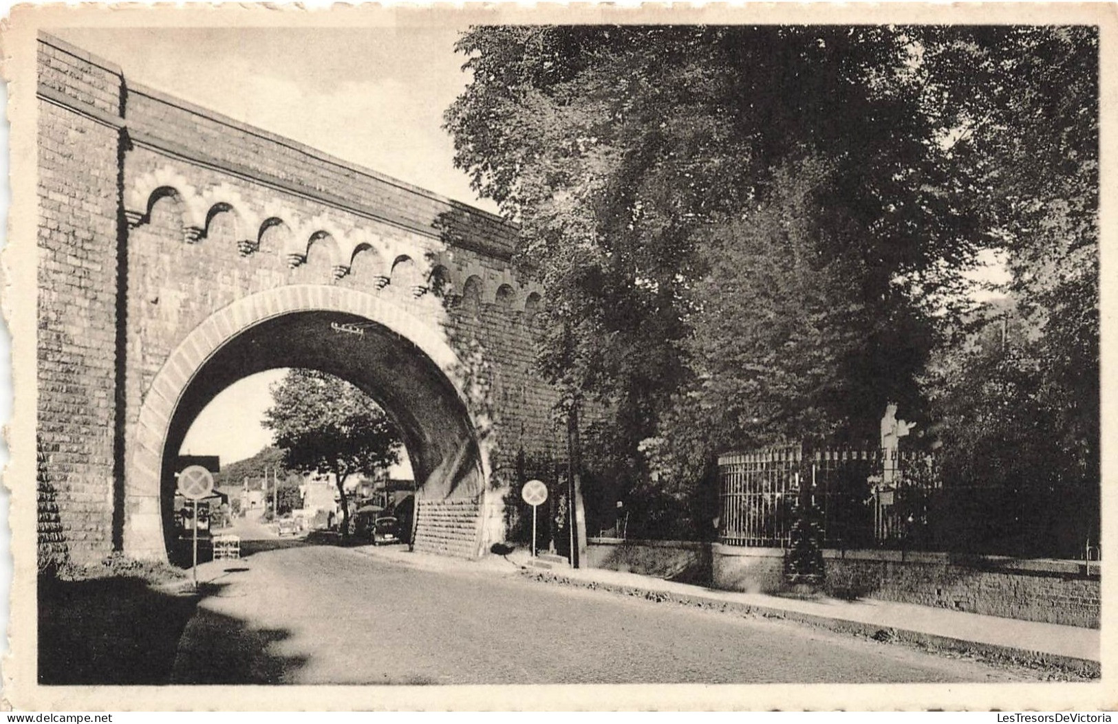 BELGIQUE - Beauraing - Vue Extérieure Du Lieu Des Apparitions - Carte Postale Ancienne - Beauraing