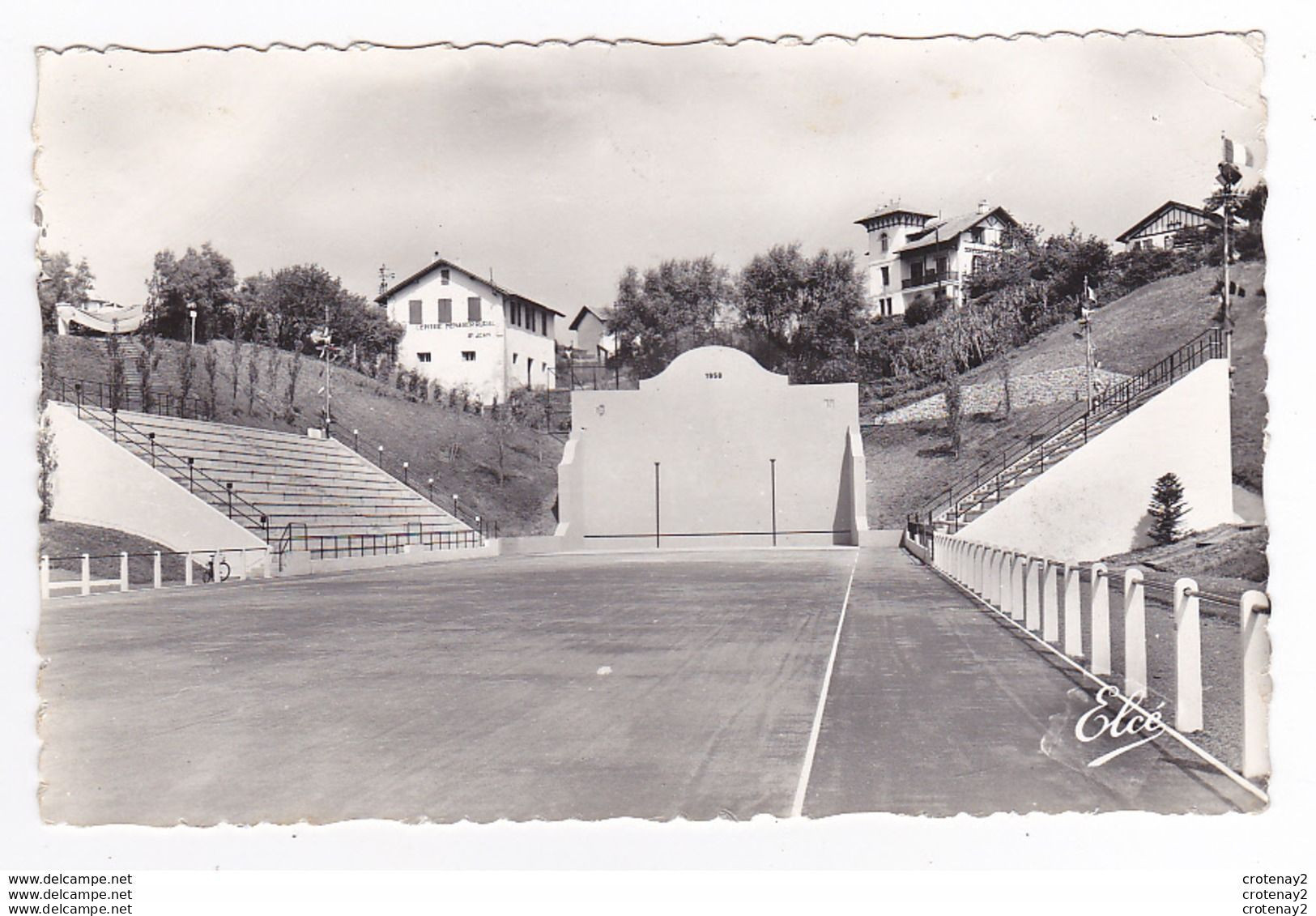 64 BIDART N°970 Le Nouveau Fronton En 1963 Pelote Basque Devant Le Centre Ménager Rural St Jean VOIR DOS - Bidart