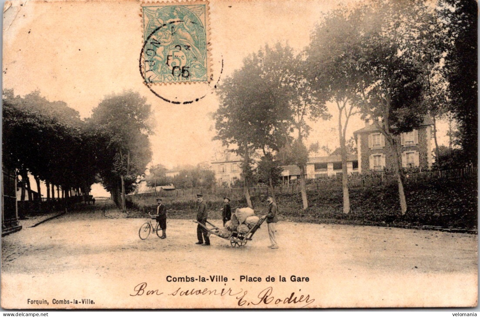 S16391 Cpa 77 Combs La Ville - Place De La Gare - Combs La Ville