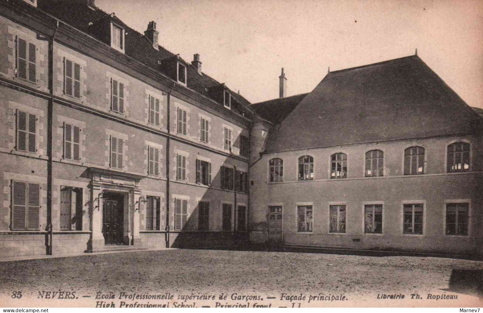 58 - Nièvre - CPA - NEVERS - Ecole Professionnelle De Garçons - CMT - Façade Principale - - Nevers