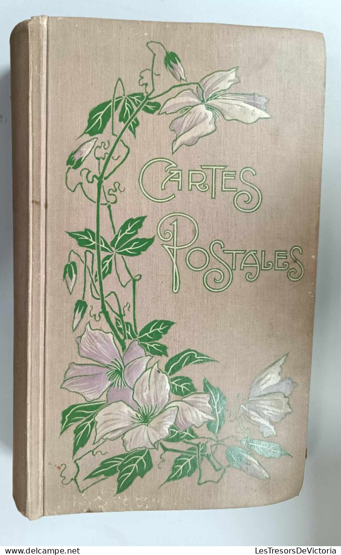 Album Pour Cartes Postales Anciennes - Couverture Tissus Gris Décorations Fleur En Relief - Dim:38/25/8cm - Albums, Binders & Pages