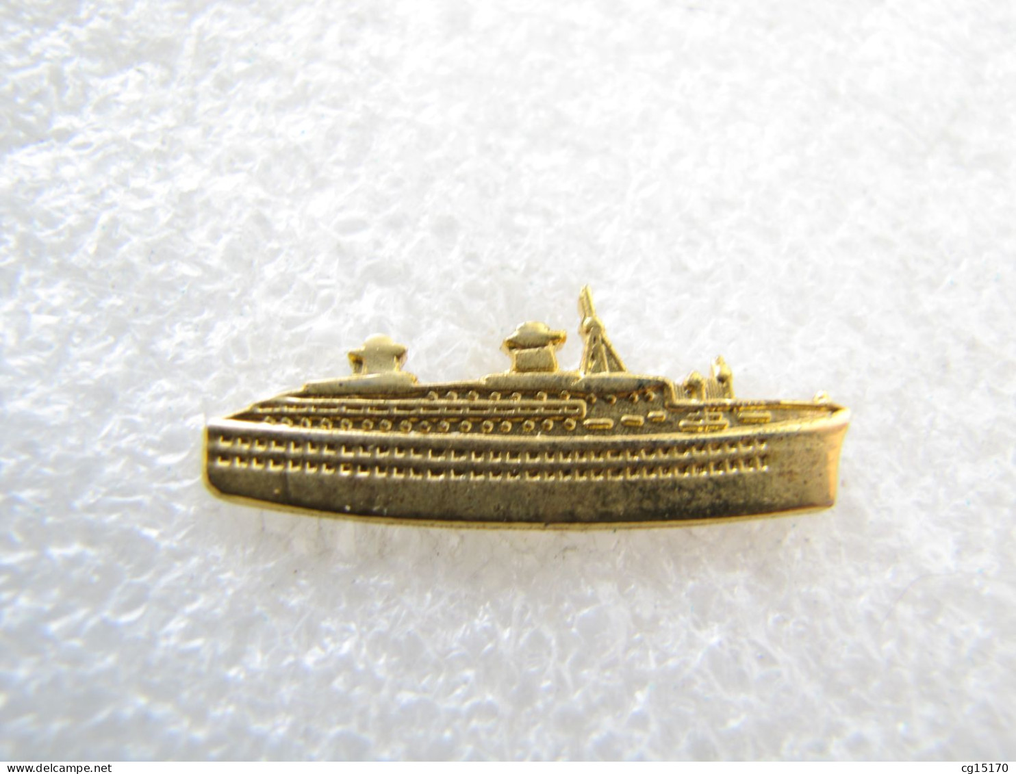 PIN'S    BATEAU  PAQUEBOT - Bateaux