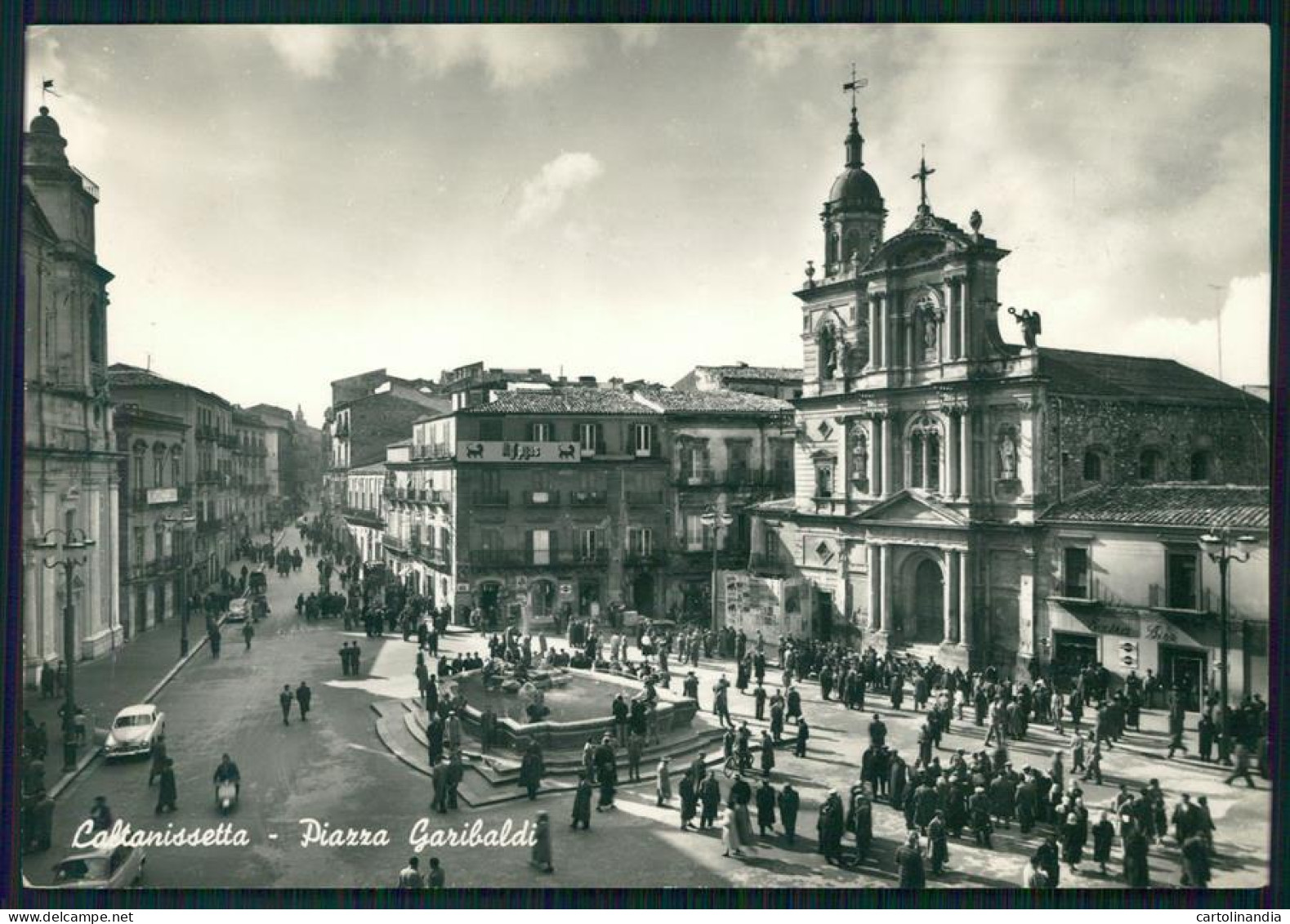 Caltanissetta Città Piazza Garibaldi Auto Vespa Auto Foto FG Cartolina MZ5093 - Caltanissetta