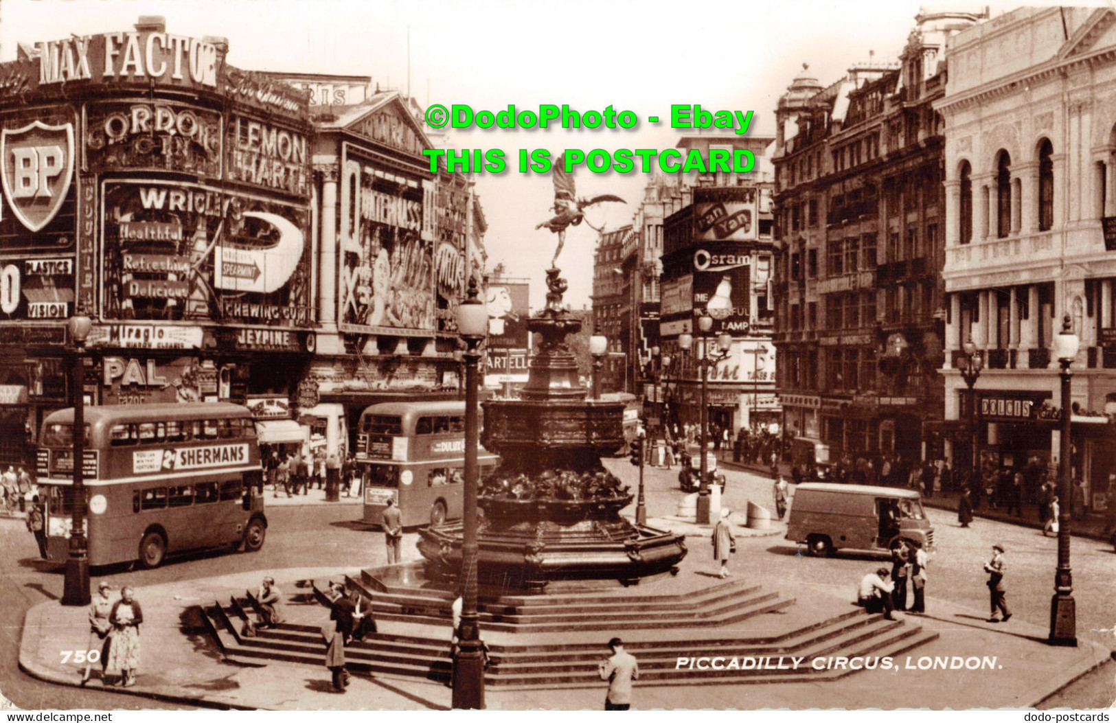 R377248 London. Piccadilly Circus. RP. 1959 - Autres & Non Classés