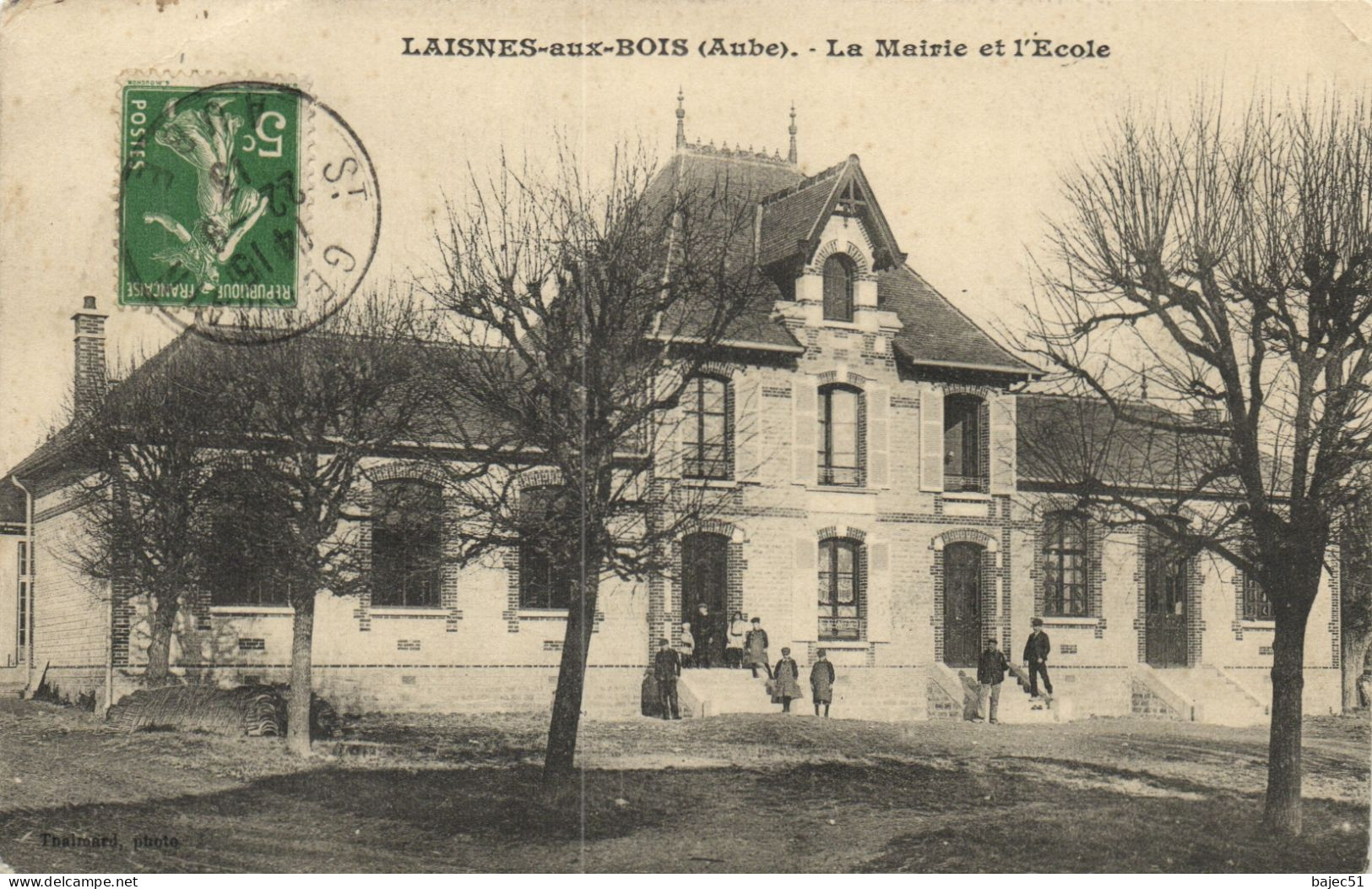 Laisnes Aux Bois - La Mairie Et L'école - Autres & Non Classés