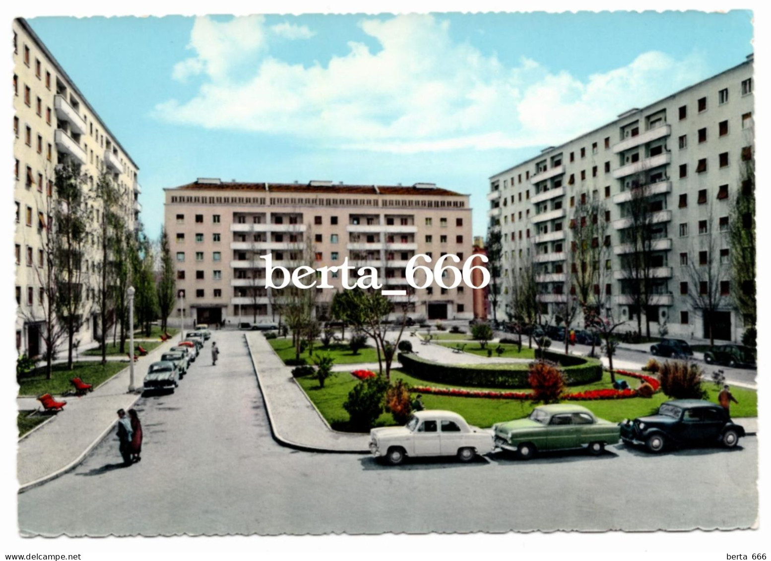 Portugal Lisboa Praça Pasteur * Lisbon Square Old Cars  * Lisbonne Voitures Anciennes - Lisboa