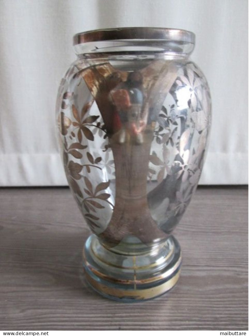 Vaso Portafiori  In Vetro Con Decorazione Floreale In Argento. Altezza Cm. 20 Diametro Base Cm. 9 Ben Conservato - Vasen