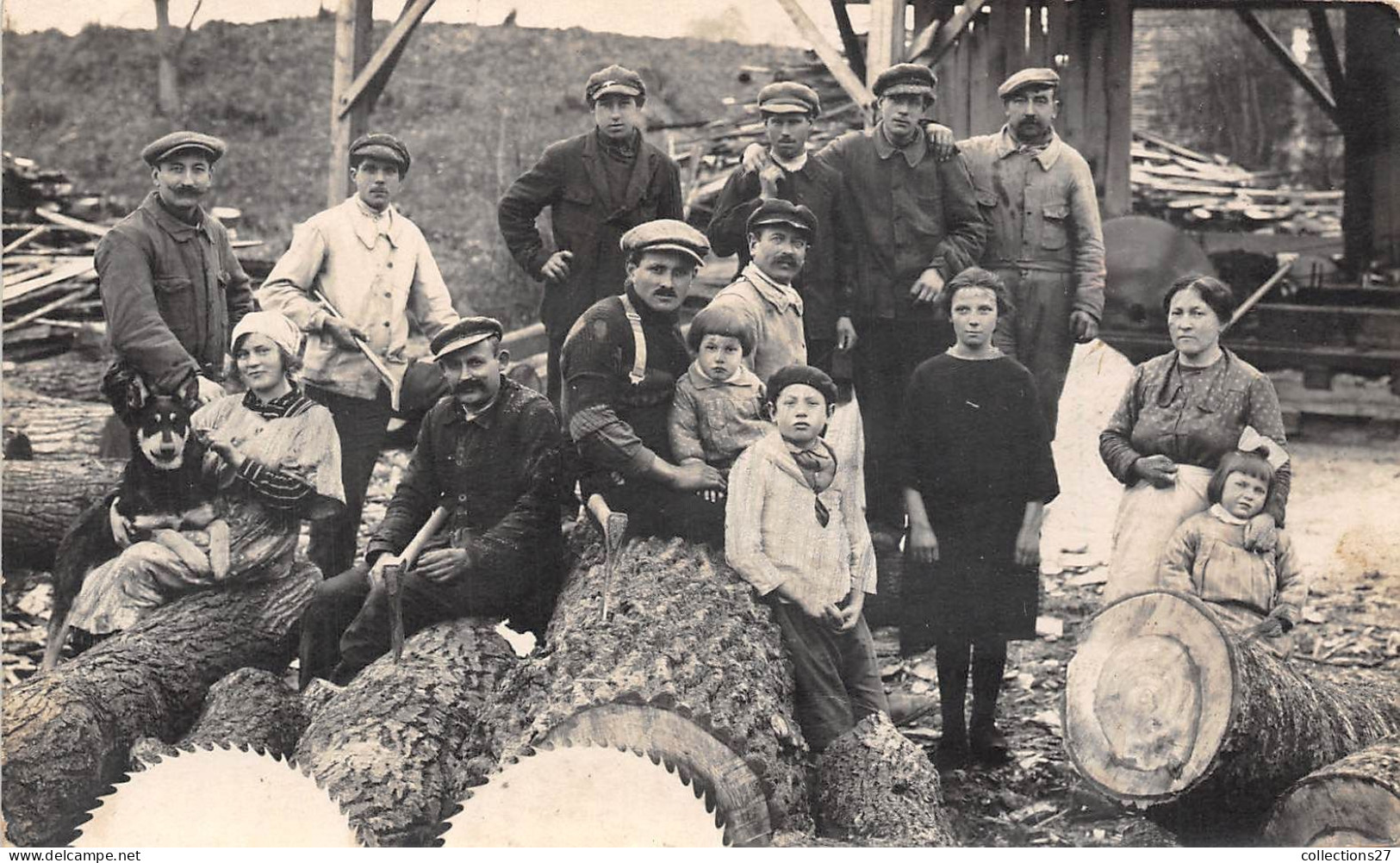 88-REMIREMONT- CARTE-PHOTO- CHANTIER DE COUPE DE BOIS AVRIL 1921 ( Signé C PAILLARD ) - Remiremont