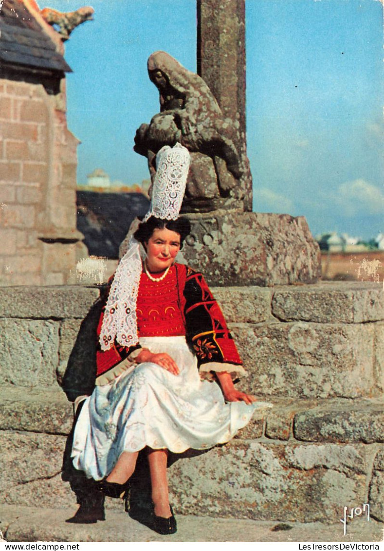 FOLKLORE - Costume Et Coiffe Bigouden - Région De Pont L'Abbé - Carte Postale - Trachten