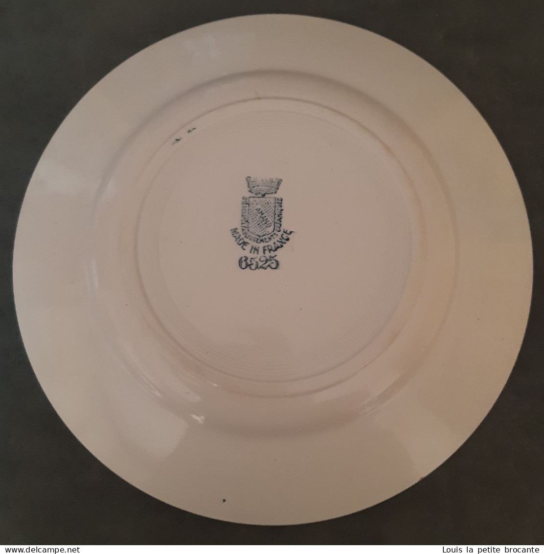 1 Assiette Plate Des Grands établissements Céramiques De ST AMAND, Modèle 6525,  Sans Numéro De Série (rare), - Assiettes