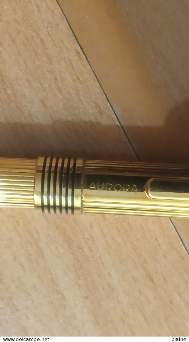 STYLO A PLUME AVEC DORURE A CARTOUCHE AURORA-ITALY - - Pens