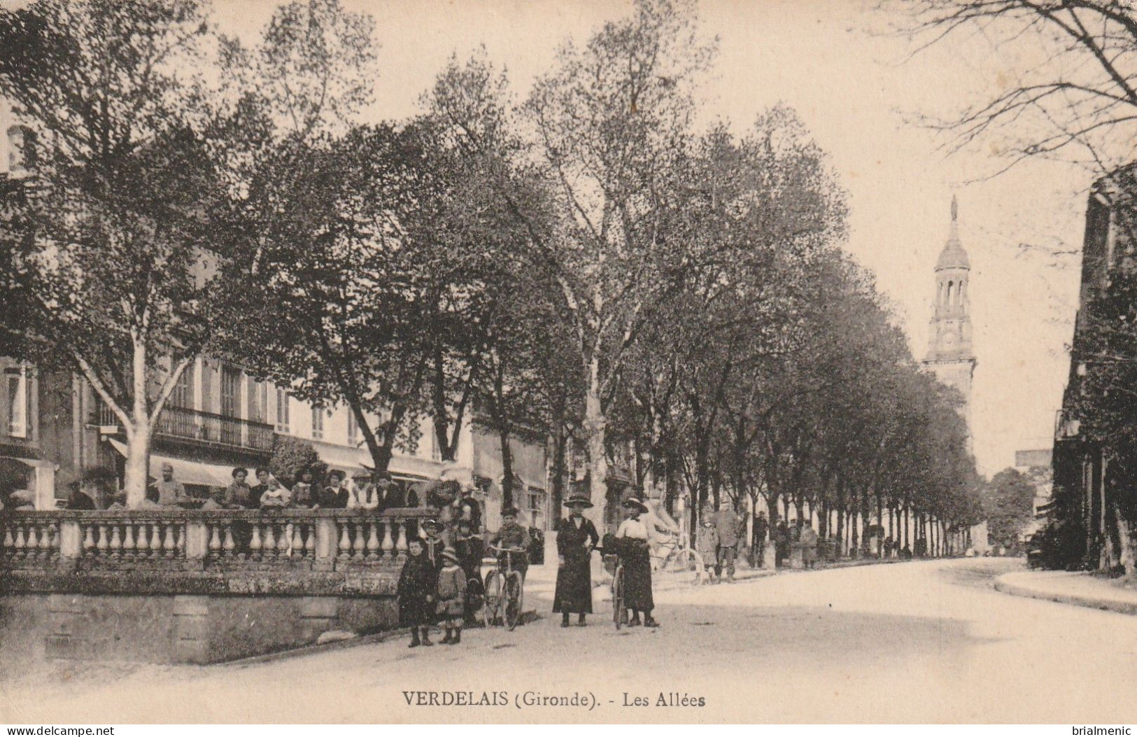 VERDELAIS  Les Allées - Verdelais