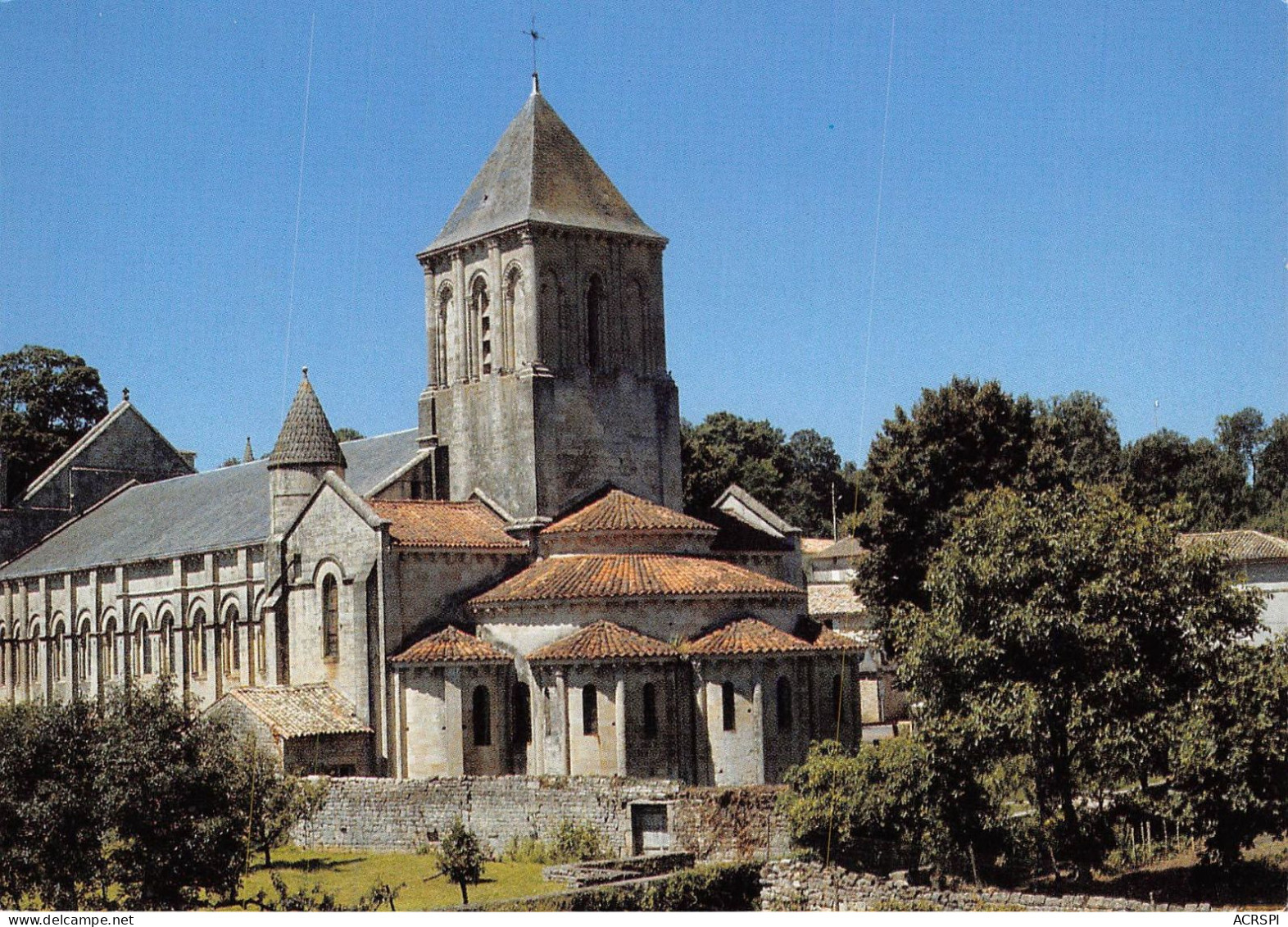 MELLE L Eglise Saint Hilaire De Style Roman Poitevin Le Plus Pur 21(scan Recto-verso) MA930 - Melle