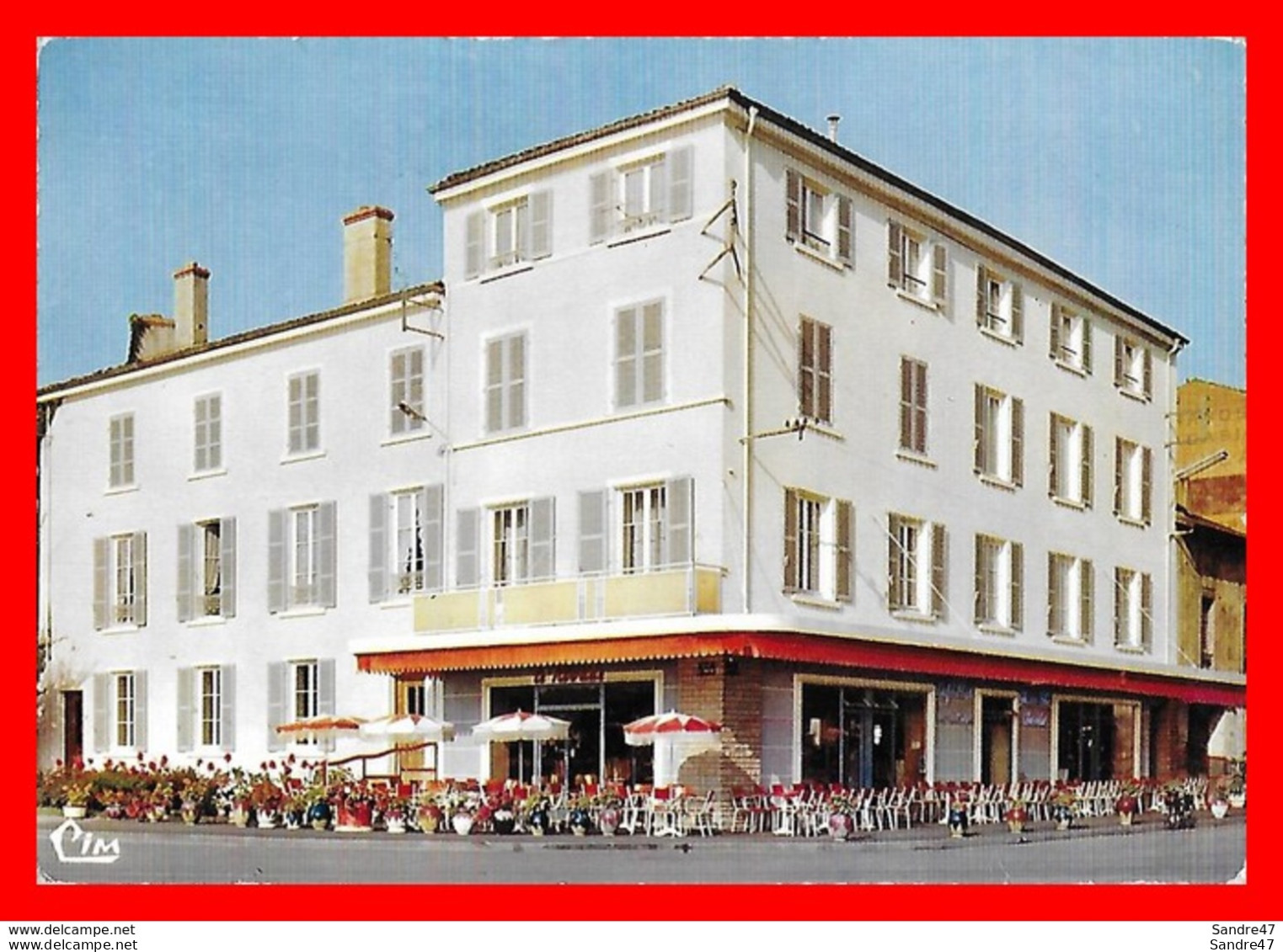 CPSM/gf (71) MACON.  Café-Bar  "LE RIVAGE" Face Au Promenade Lamartine...H300 - Macon