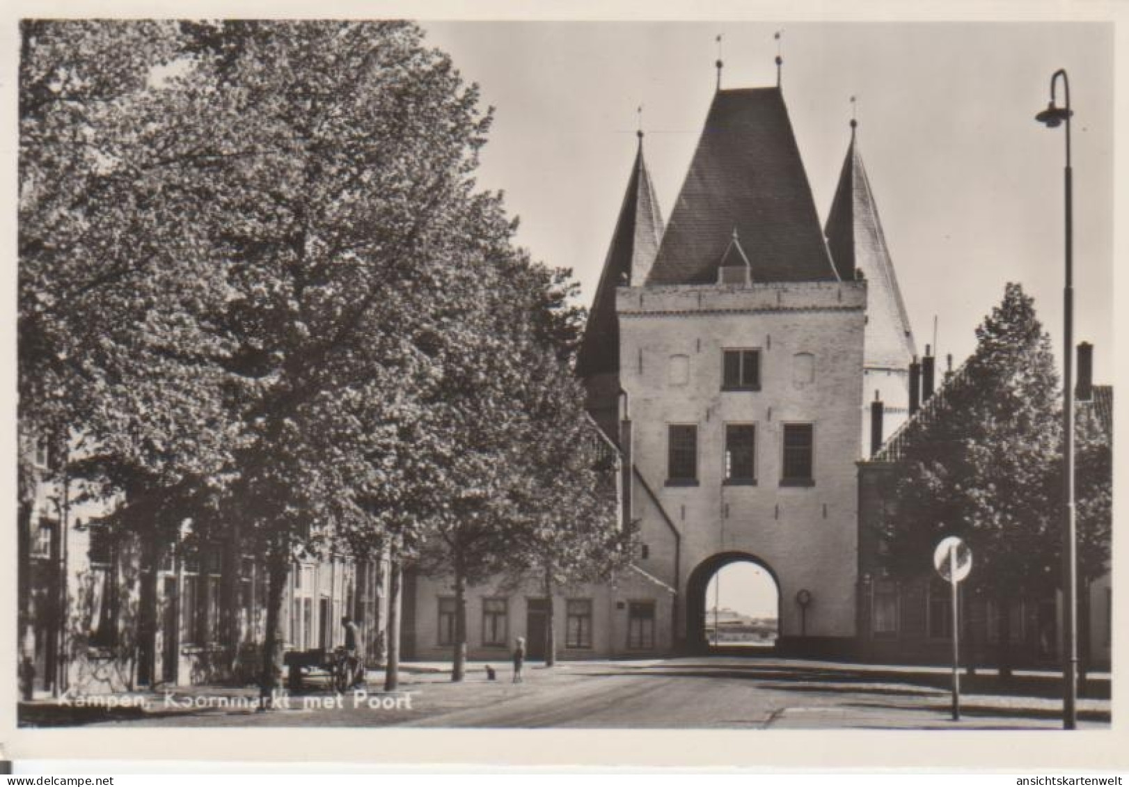 Niederlande: Kampen Koornmarkt Met Poort Ngl #223.570 - Kampen