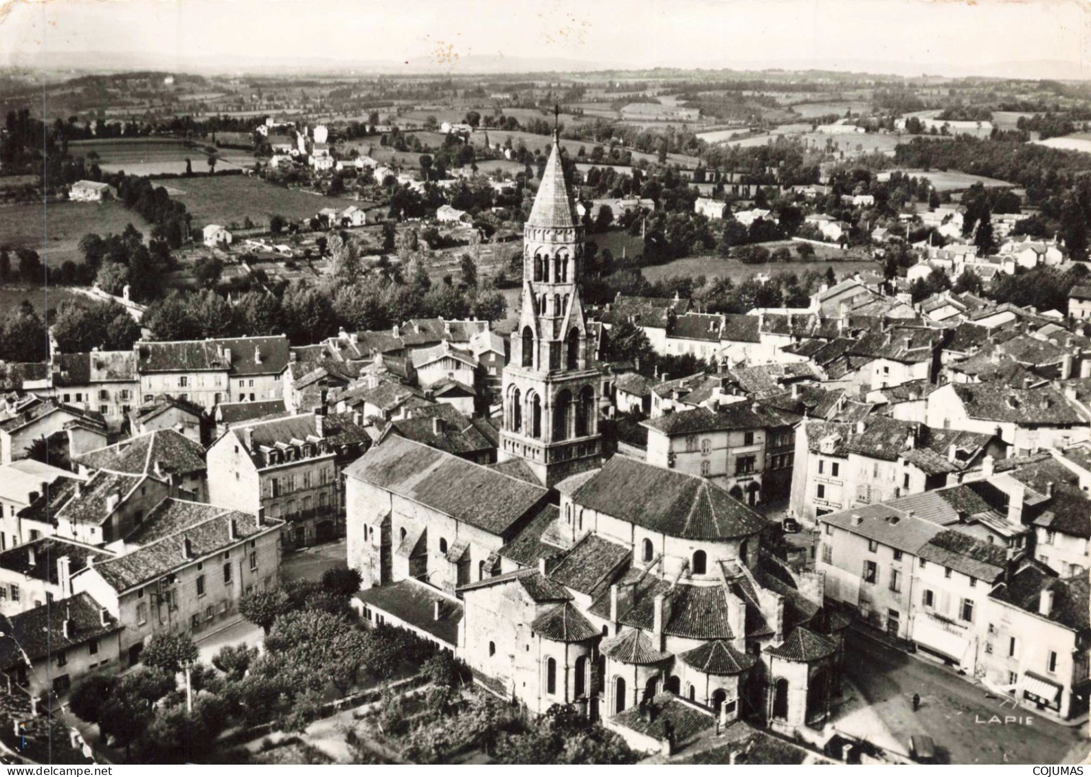 87 - ST LEAONARD DE NOBLAT _S28056_ L'Eglise Et Vue Générale - LAPIE - CPSM 15x10 Cm - Saint Leonard De Noblat