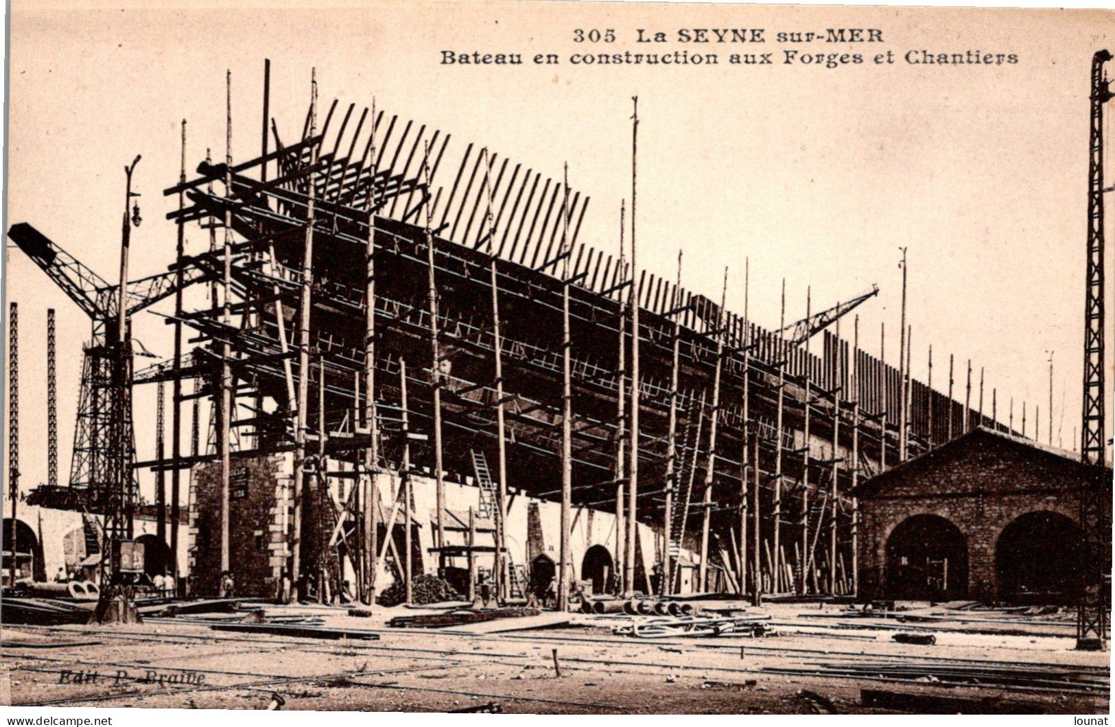 83 La Seyne Sur Mer - Bateau En Construction Aux Forges Et Chantiers - La Seyne-sur-Mer