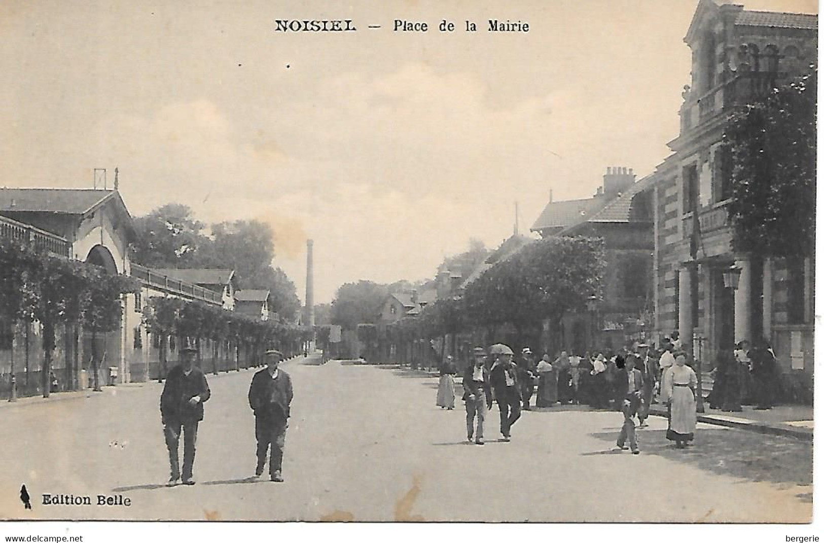 C/259              77    Noisiel     -    Place De La Mairie - Noisiel