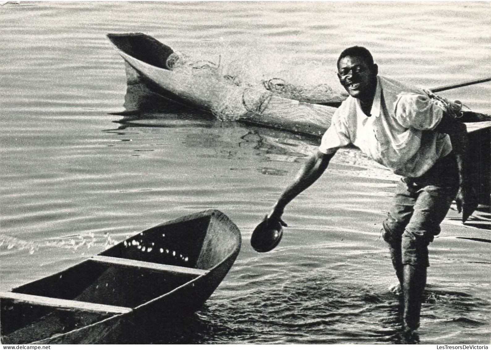 BRESIL - Photo John Hall - Bien Dans Sa Peau Ou Heureux De Sa Pêche - Pêcheur - Carte Postale - Autres