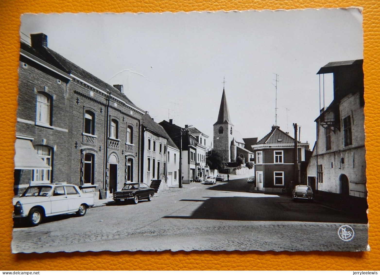 RONQUIERES  -  Grand'Place - Braine-le-Comte