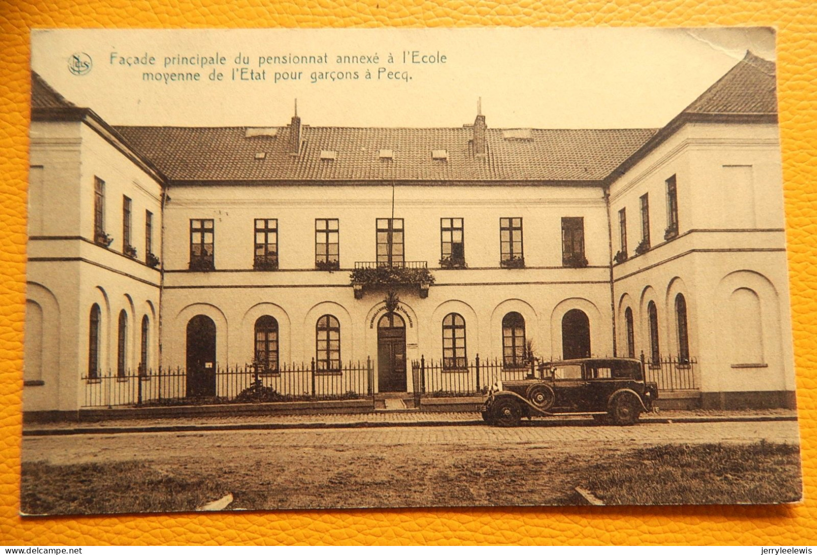 PECQ  - Façade Principale Du Pensionnat Annexé à L'Ecole Moyenne De L'Etat Pour Garçons - Pecq