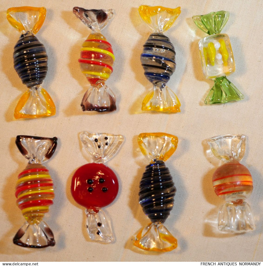 Lot De 8 Bonbons Murano En Verre Soufflé Et Torsadé - Ref BX24MUR001 - Glas & Kristall