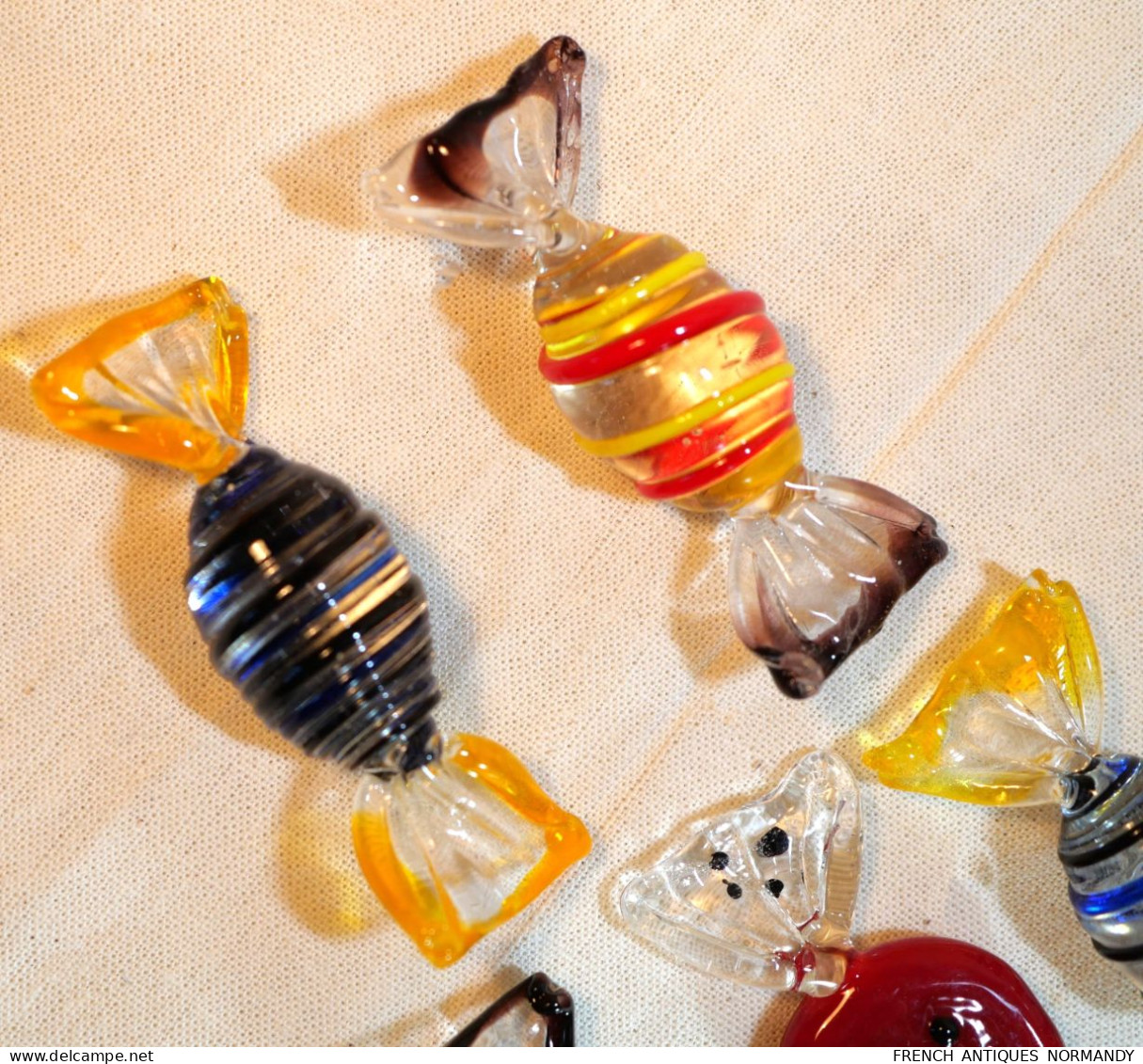 Lot De 8 Bonbons Murano En Verre Soufflé Et Torsadé - Ref BX24MUR001 - Glass & Crystal