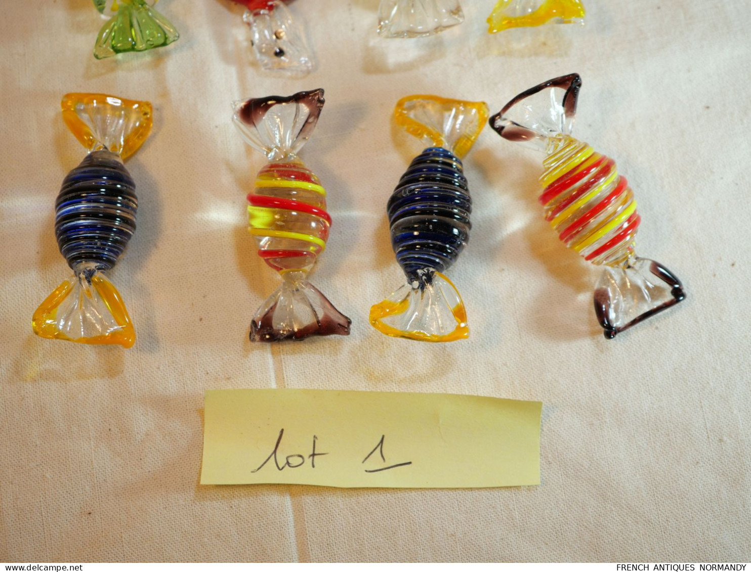 Lot de 8 bonbons Murano en verre soufflé et torsadé - ref BX24MUR001