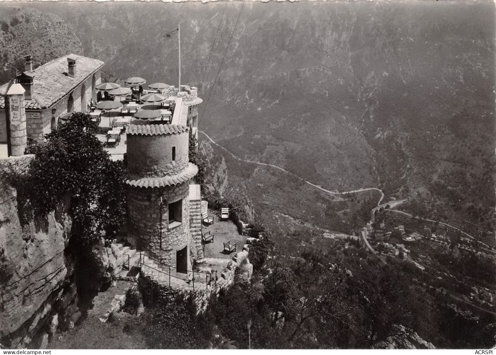 GOURDON Le Vieux Chateau Le Nid D Aigle 9(scan Recto-verso) MA1290 - Gourdon