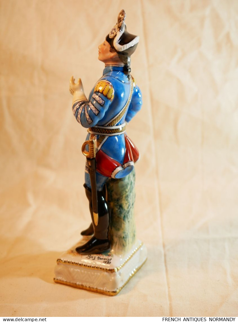 CAPODIMONTE - Sujet Militaire En Porcelaine - HORNIST  Trompette Marque Au N Couronné  Style XVIII Ième - Capodimonte (ITA)