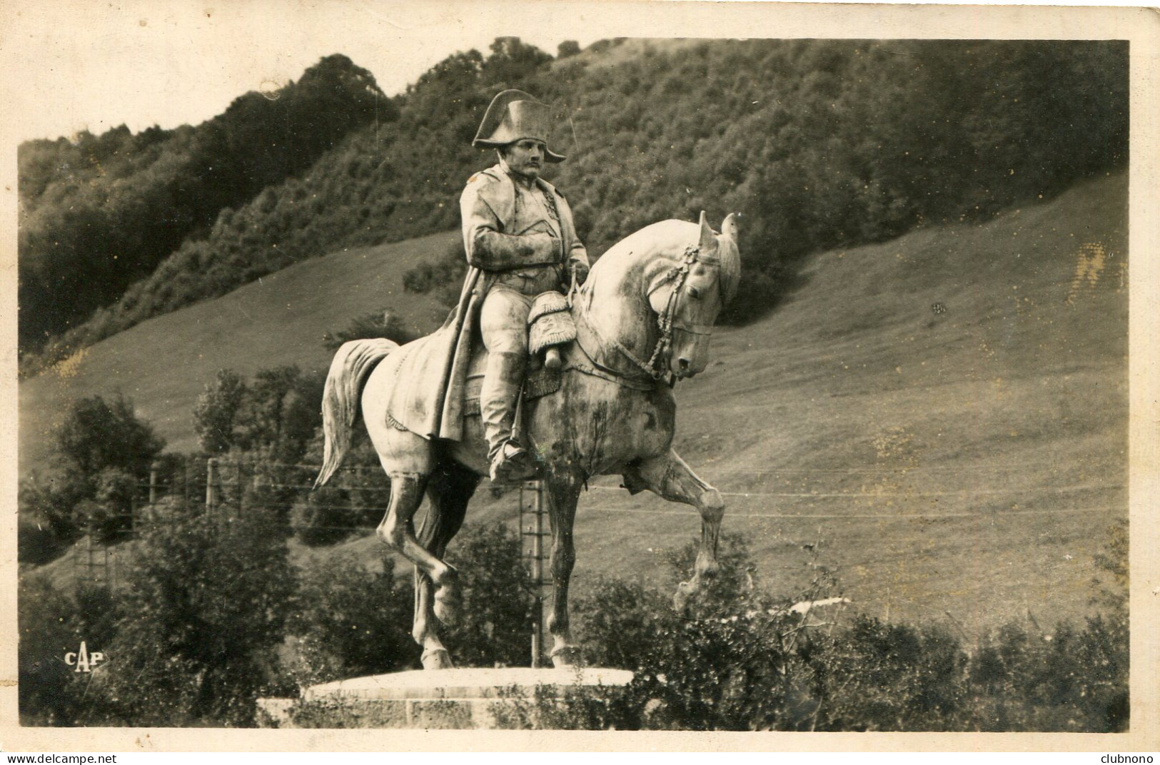 CPA - LAFFREY - STATUE DE NAPOLEON 1er - Laffrey