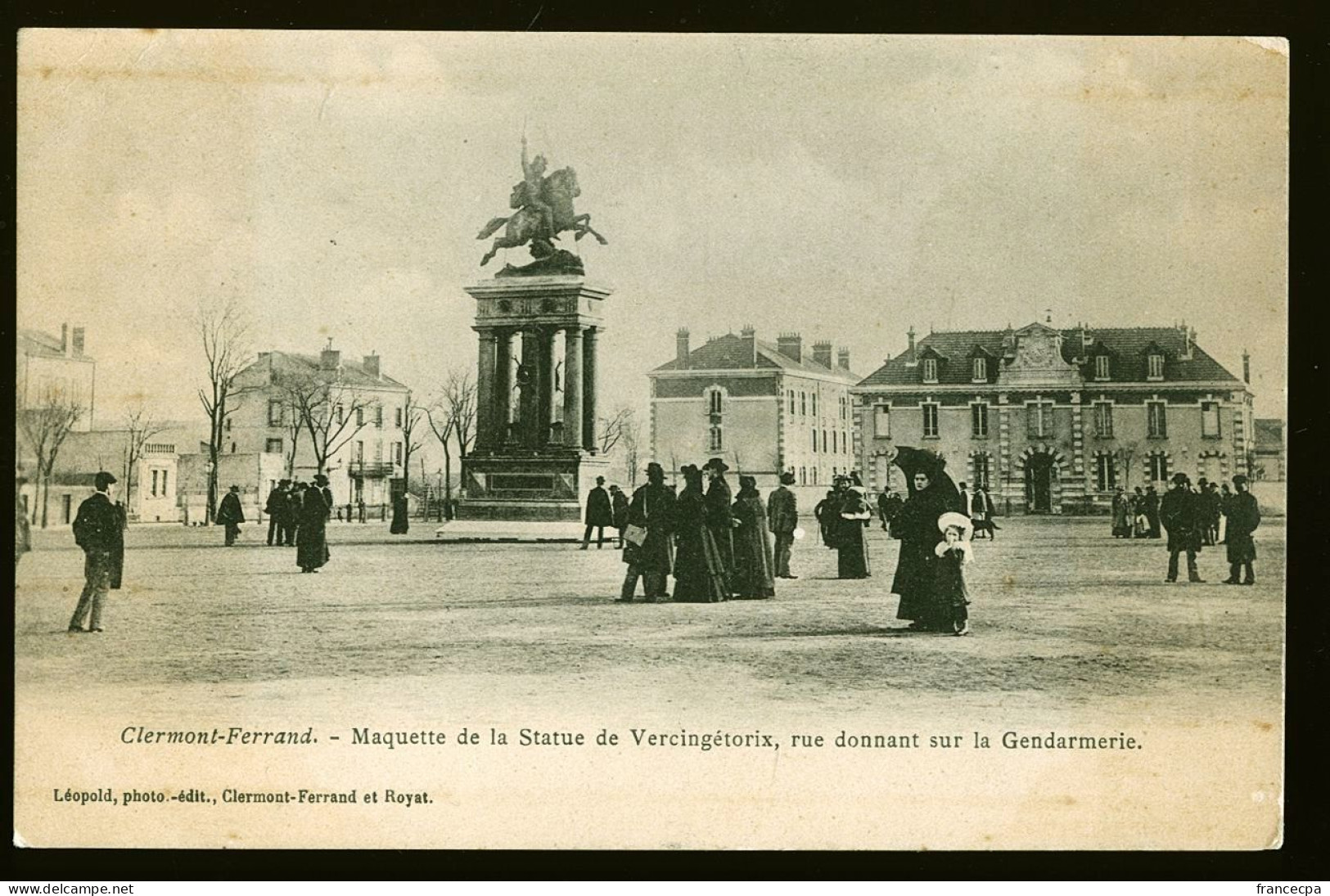 63 - 292 - PUY DE DÔME - CLERMONT FERRAND - Maquette De La Statue De Vercingétorix - Rue Donnant Sur La Gendarmerie - Clermont Ferrand