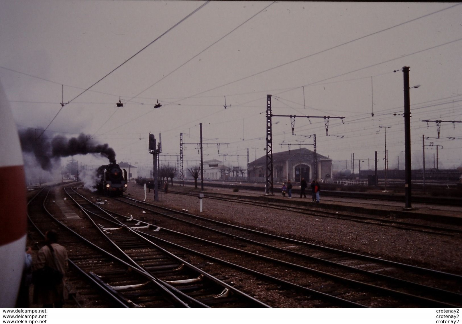 Photo Diapo Slide Diapositive TRAIN Wagon Loco Locomotive à Vapeur SNCF 231 K8 à MONTEREAU TELETHON 05/12/1992 VOIR ZOOM - Dias