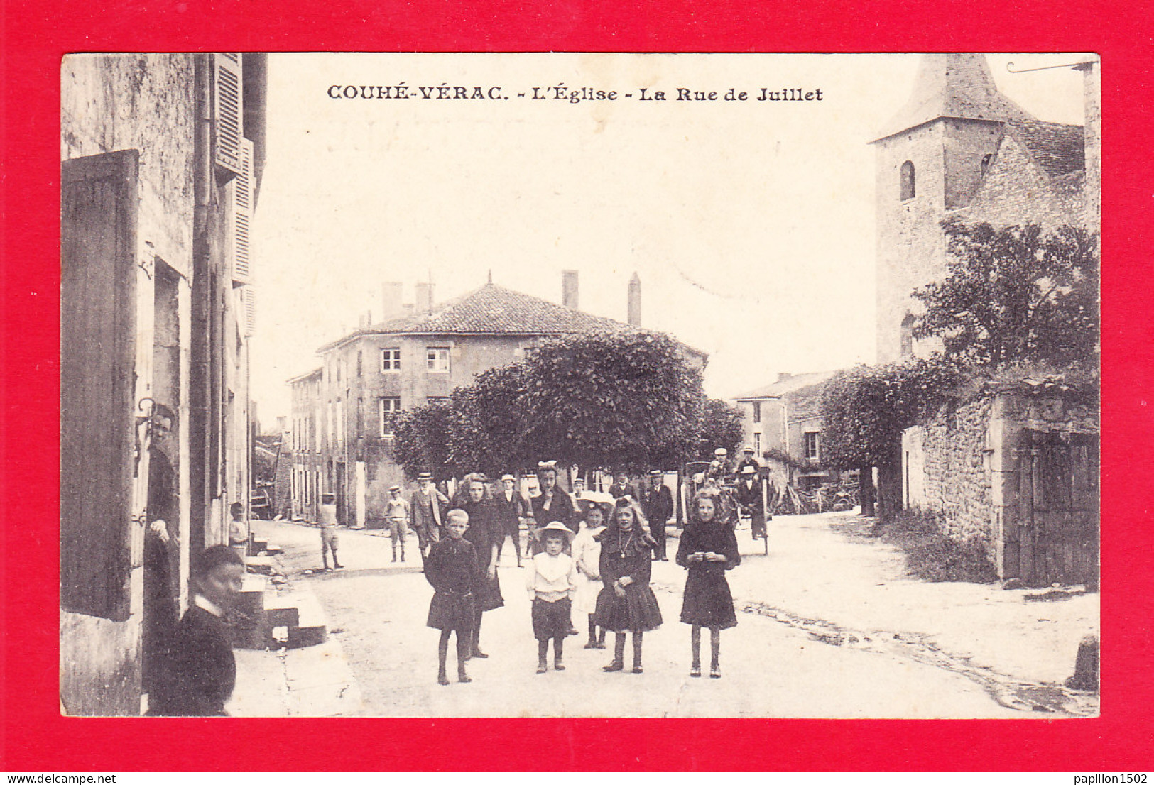 F-86-Couhe Verac-14Ph81  L'église, La Rue De Juillet, Animation, Cpa  - Couhe