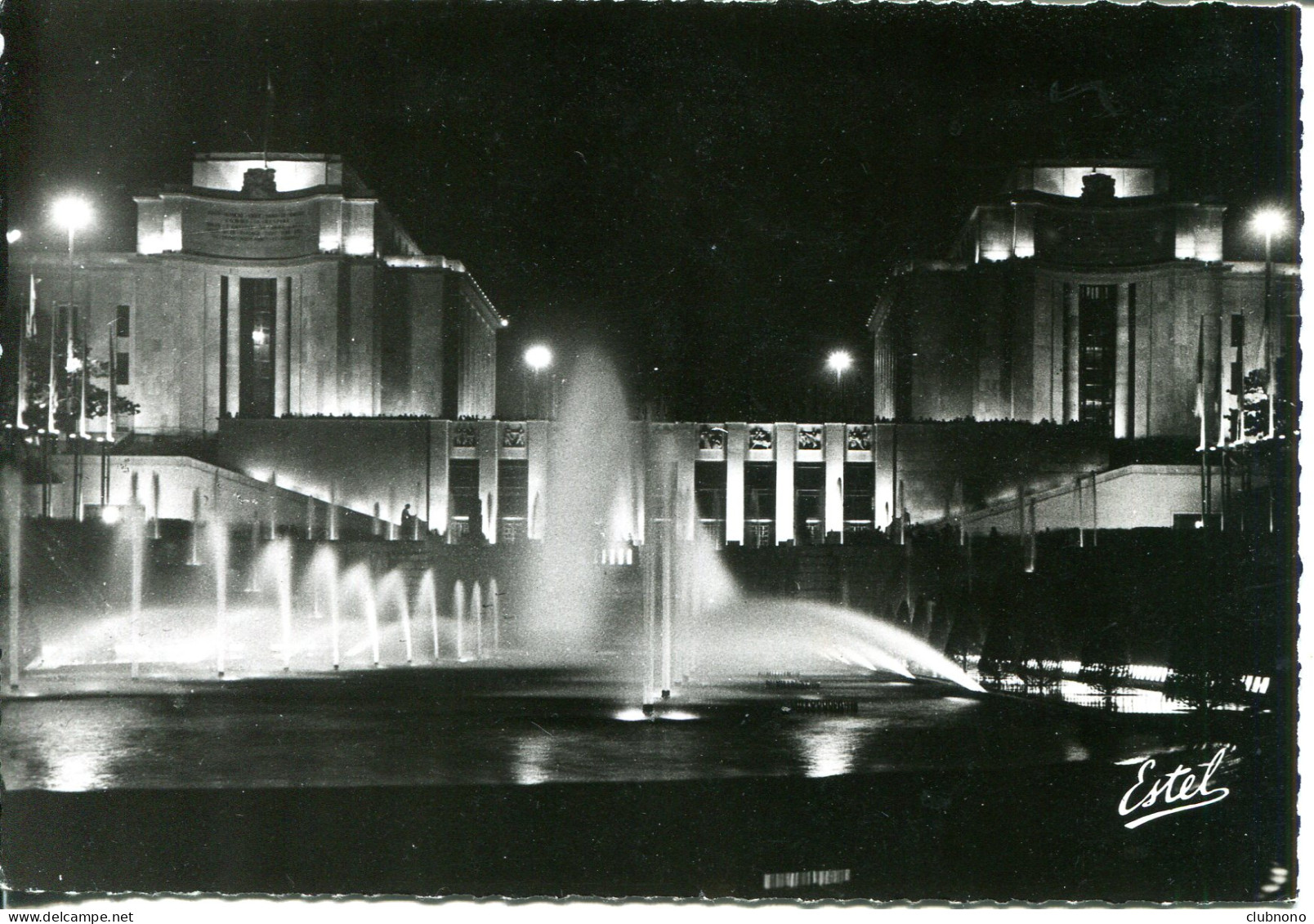 CPSM - PARIS - PALAIS DE CHAILLOT ET SES FONTAINES ILLUMINEES - Paris La Nuit