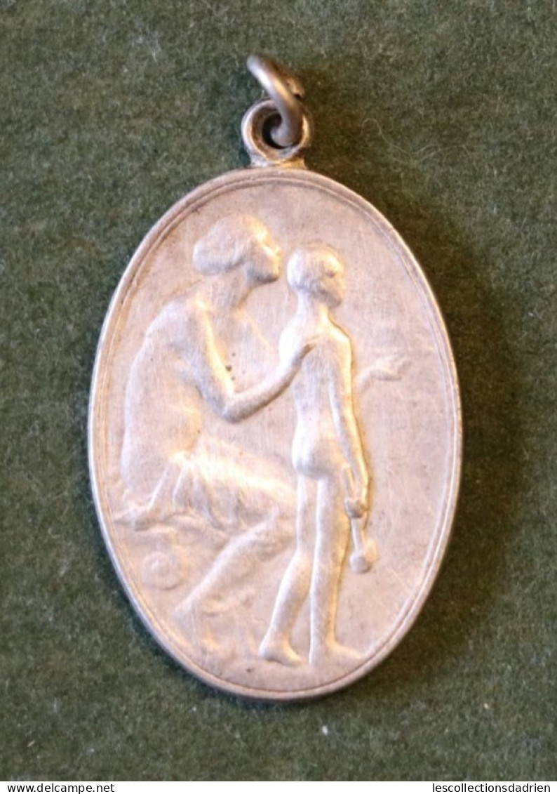 Médaille Oeuvre Nationale Des Orphelins De Guerre 14-18 - Belgian Medal Wwi - Médaillette - Journée -  Carlens - België