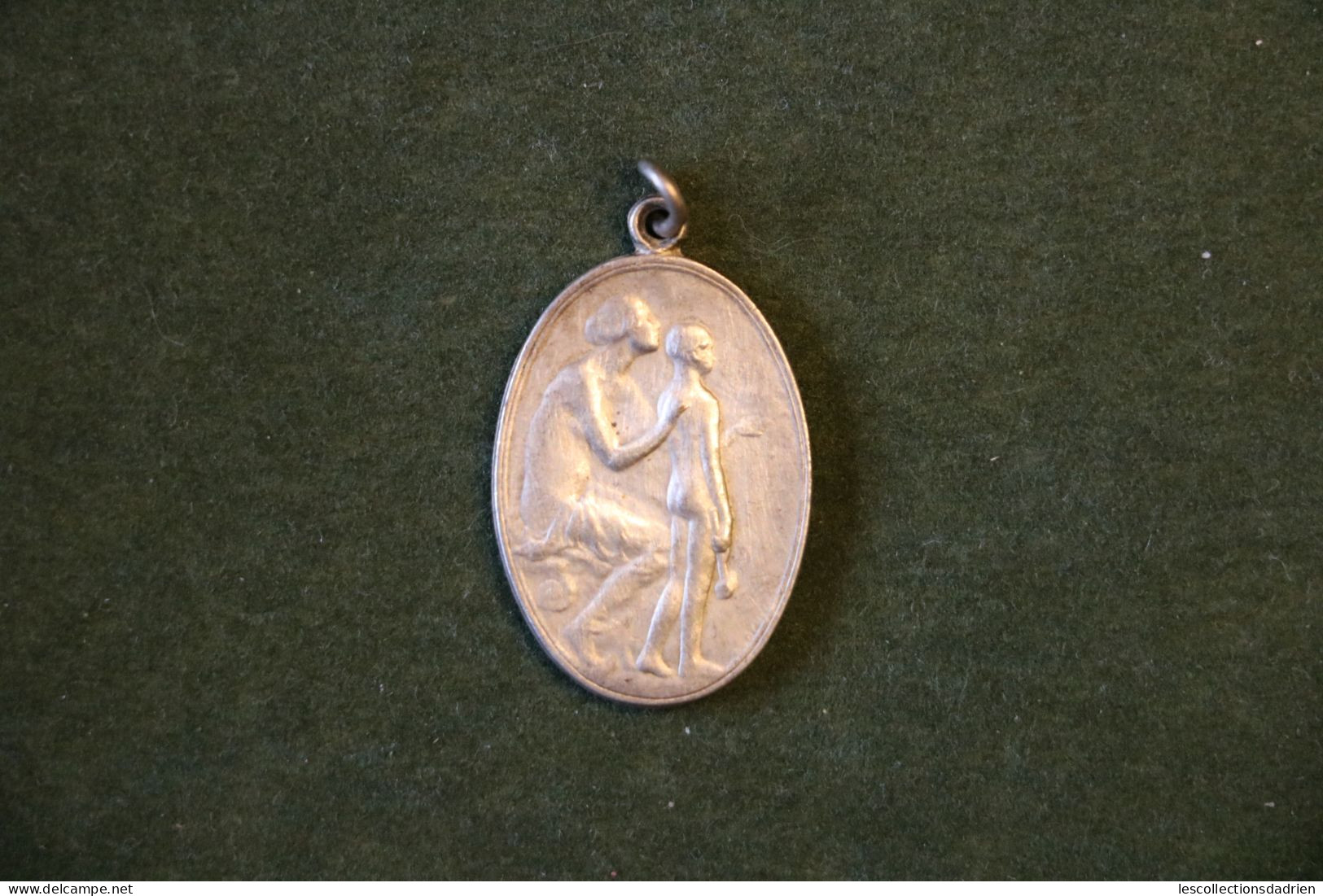 Médaille oeuvre nationale des orphelins de guerre 14-18 - Belgian medal wwi - médaillette - journée -  Carlens