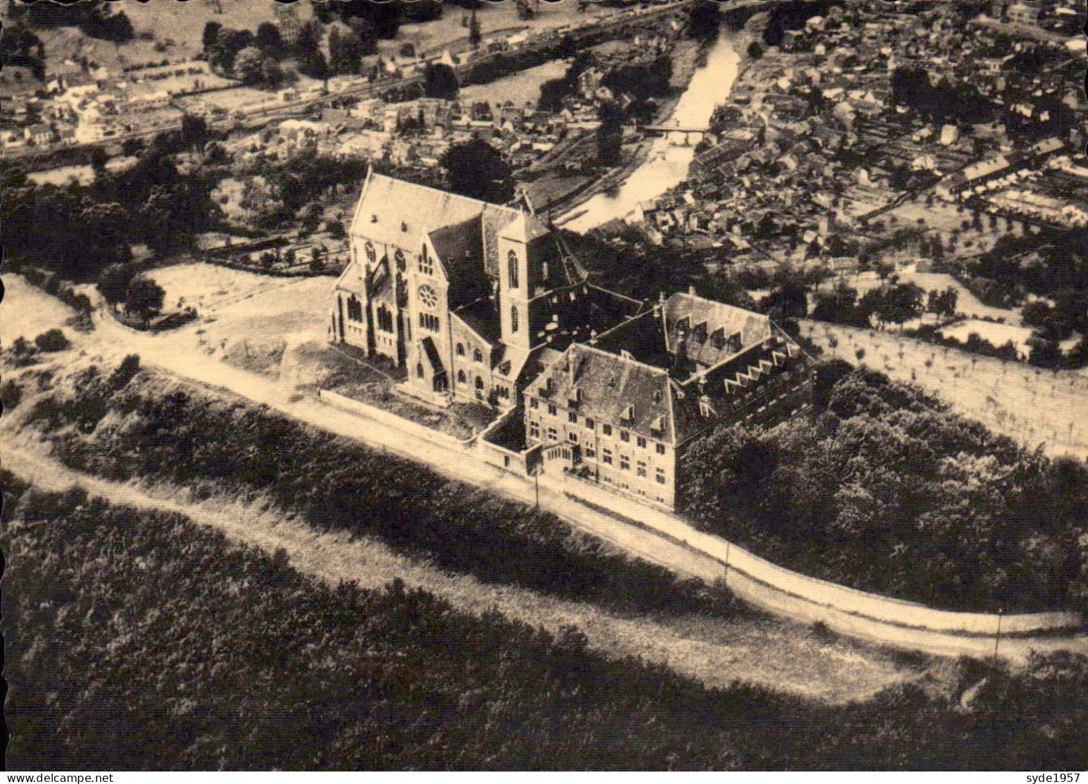 Chèvremont - Basilique Et Couvent Des PP. Carmes - Chaudfontaine