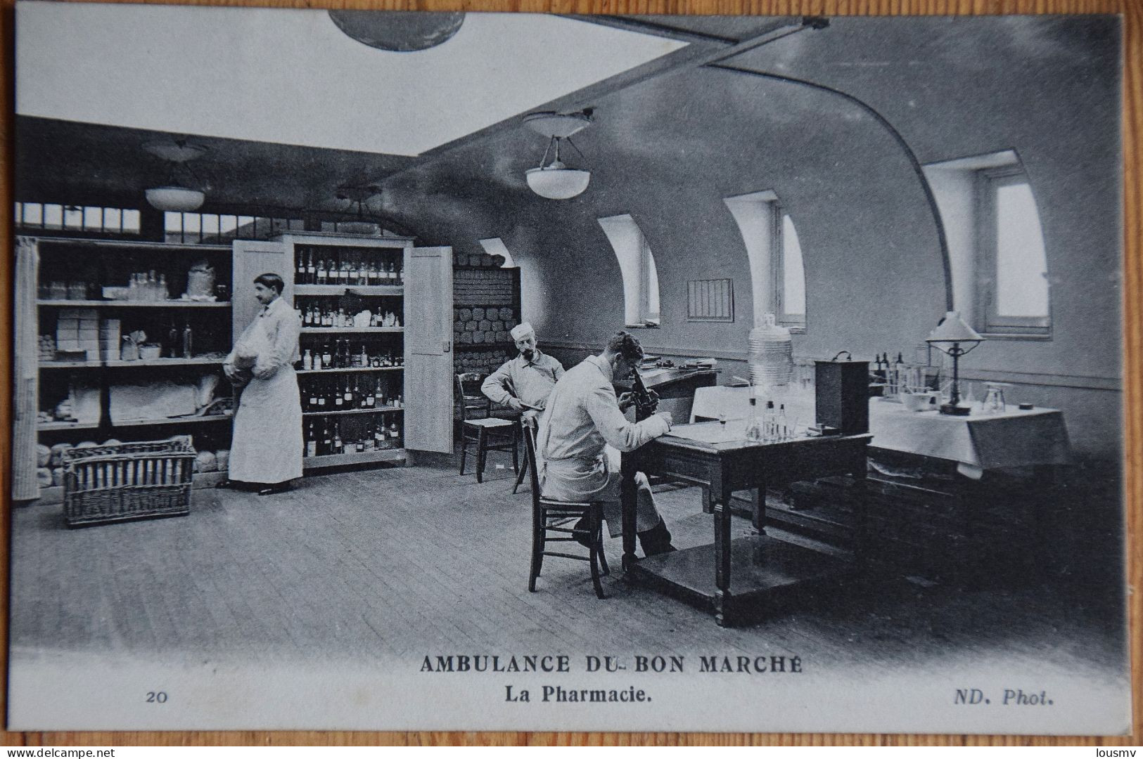 Paris - Ambulance Du Bon Marché - La Pharmacie - Animée  Belle Animation - Pharmaciens ? - (n°29058) - Health, Hospitals