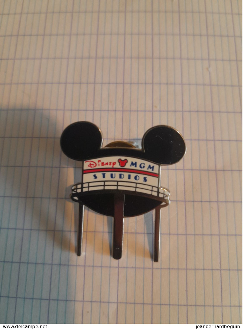 Pin S  Disney M G M Studios - Disney