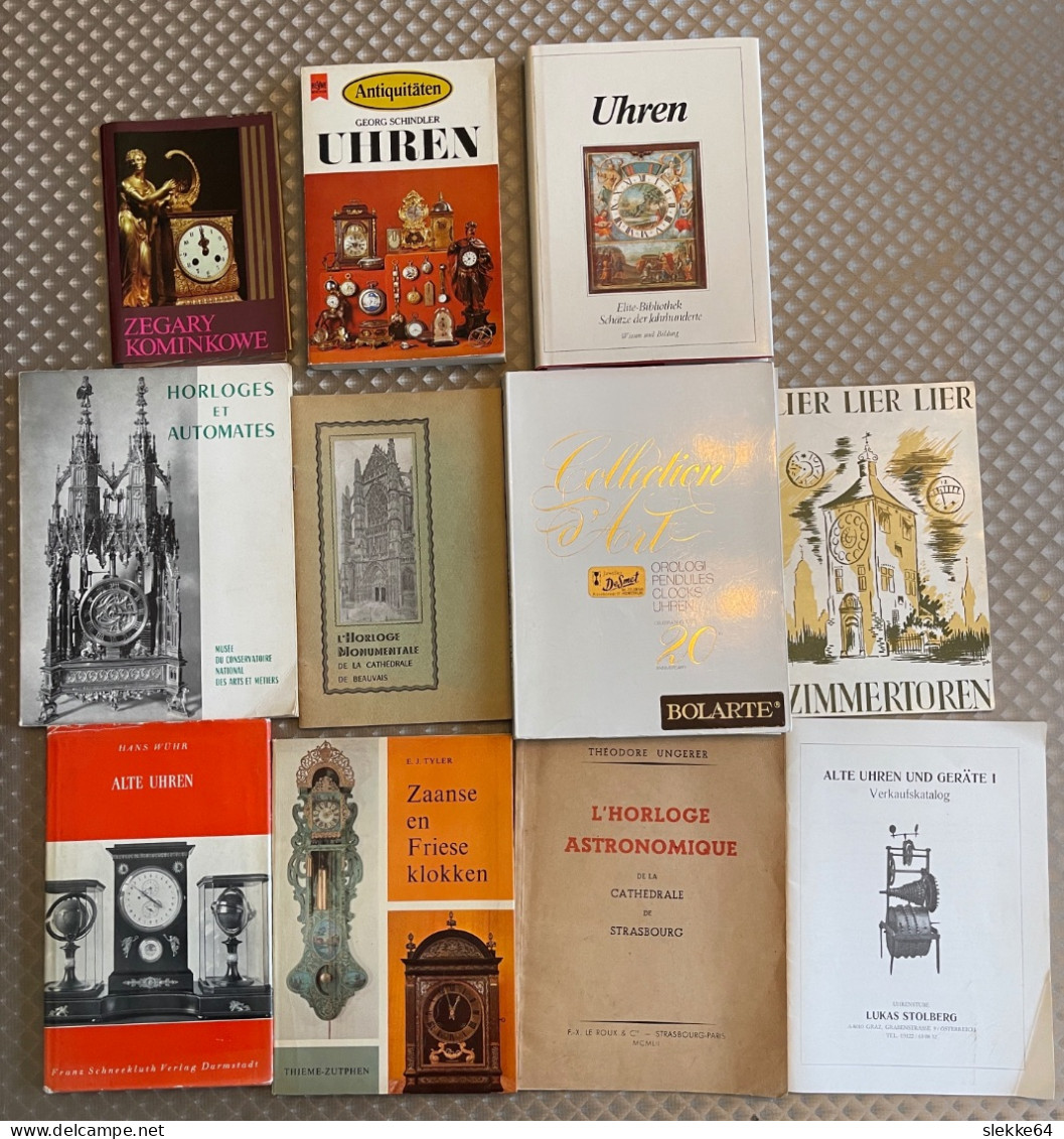 Verzameling Boeken, Brochures En Postkaarten Over Antieke En Historische Klokken - Bells