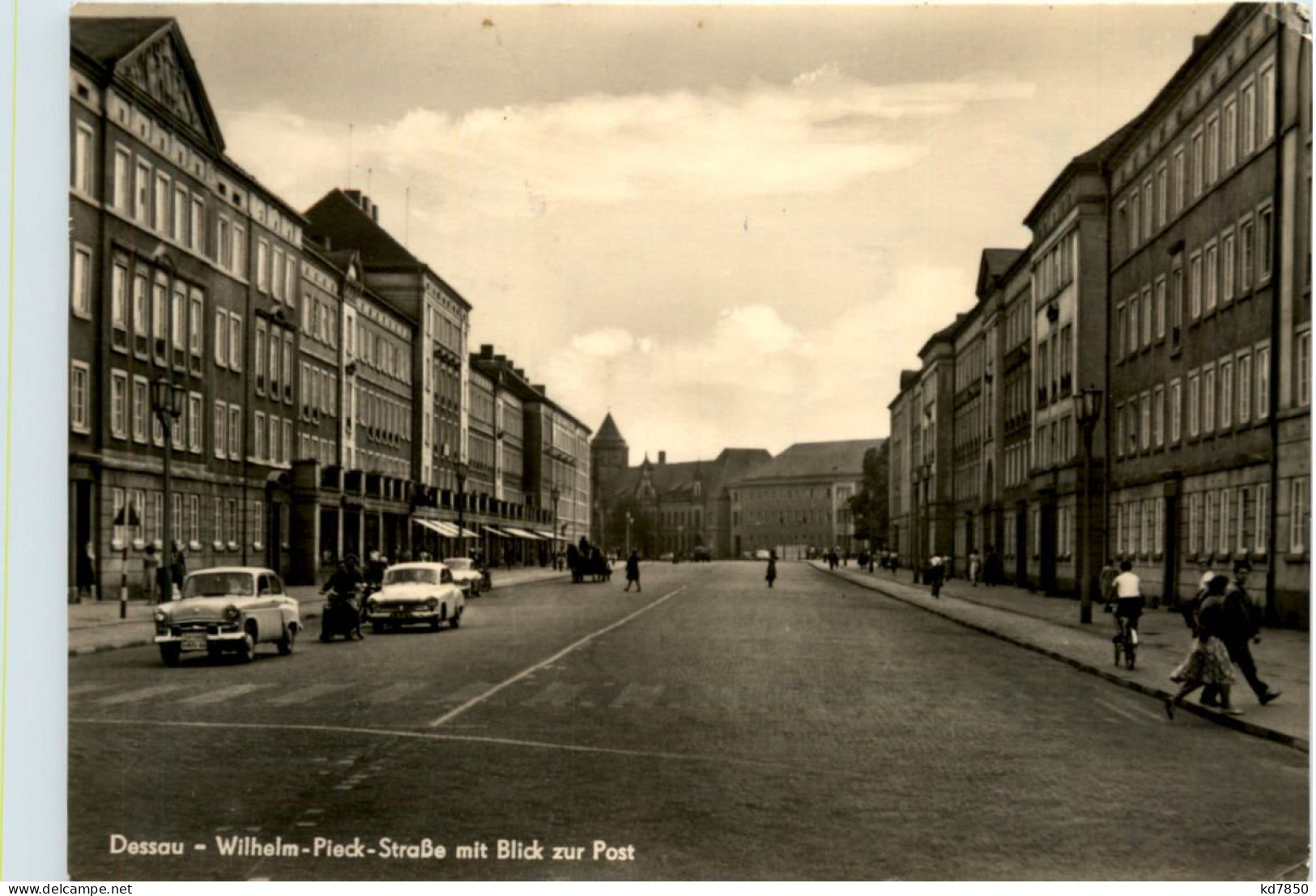 Dessau, Wilhelm-Pieck-Strasse Mit Blick Zur Post - Dessau