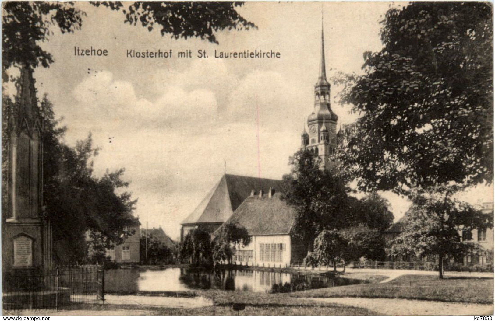 Itzehoe, Klosterhof Mit St. Laurentiekirche - Itzehoe