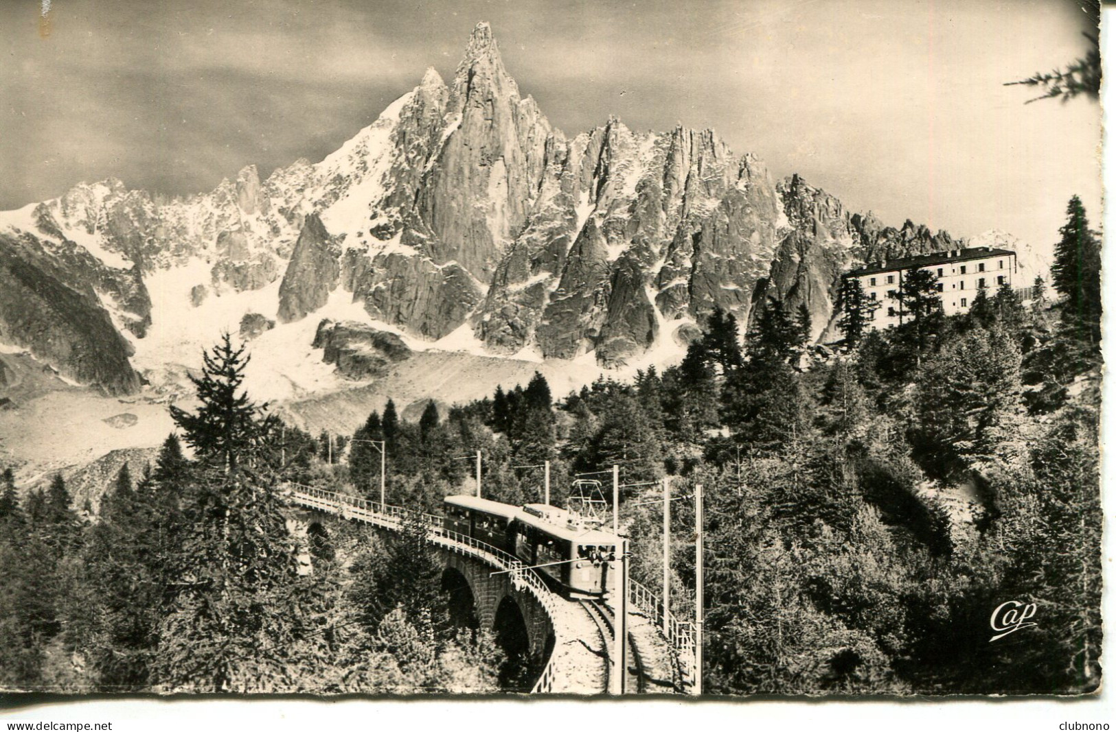 CPSM -CHAMONIX - LE CHEMIN DE FER DU MONTENVERS ET L'AIGUILLE DU DRU - Chamonix-Mont-Blanc