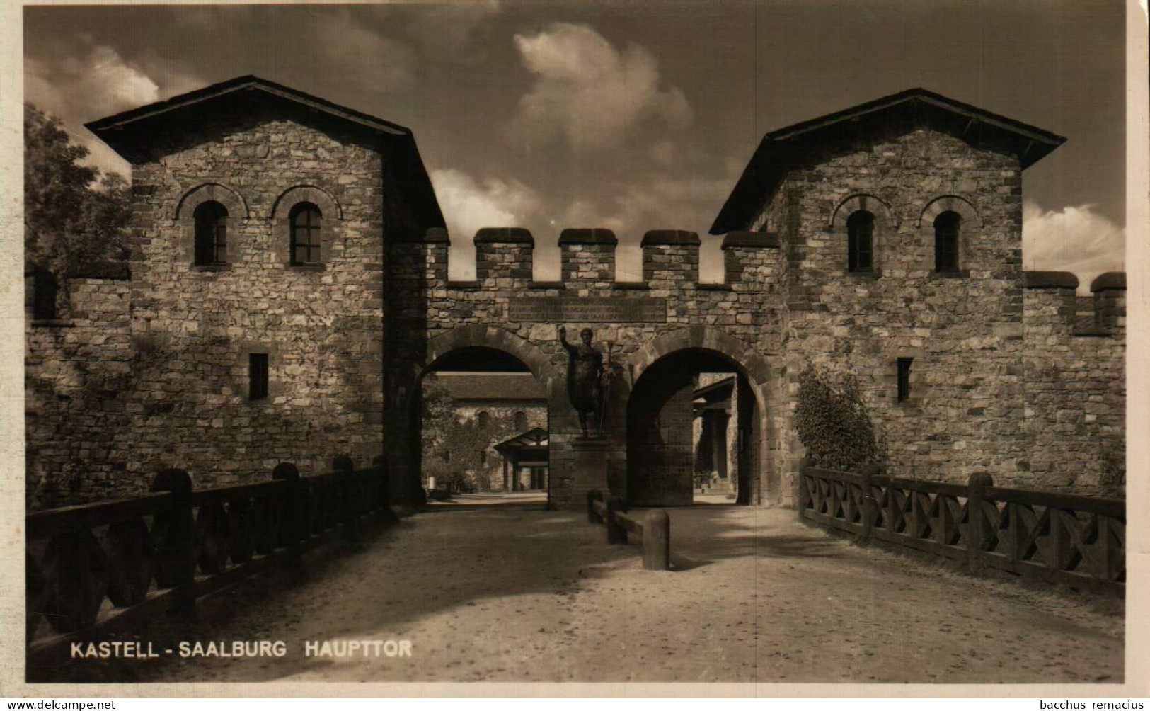 SAALBURG - KASTELL - Haupttor - Bad Homburg