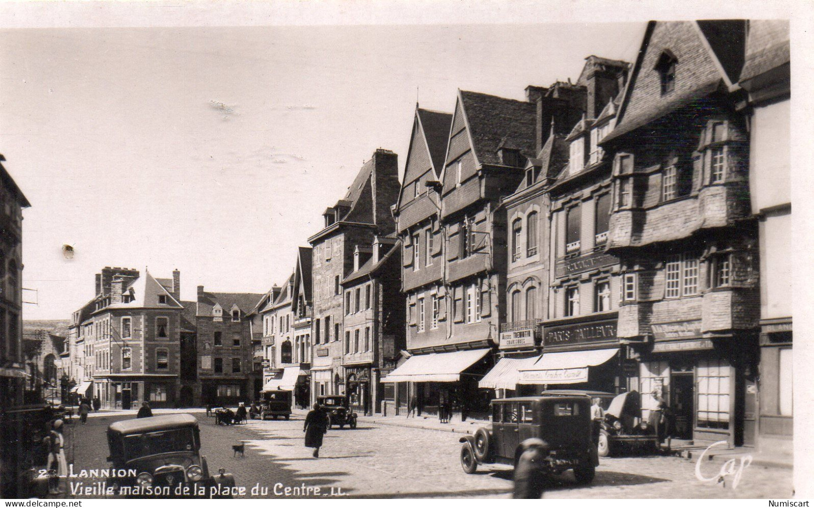 Lannion Animée Vieille Maison Place Du Centre Commerces Voitures - Lannion