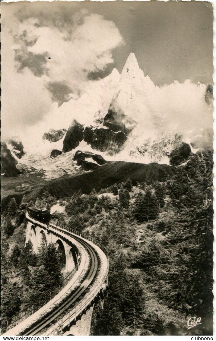 CPSM - CHAMONIX-MONT-BLANC - CHEMIN DE FER DU MONTENVERS - AIGUILLE DU DRU - Chamonix-Mont-Blanc