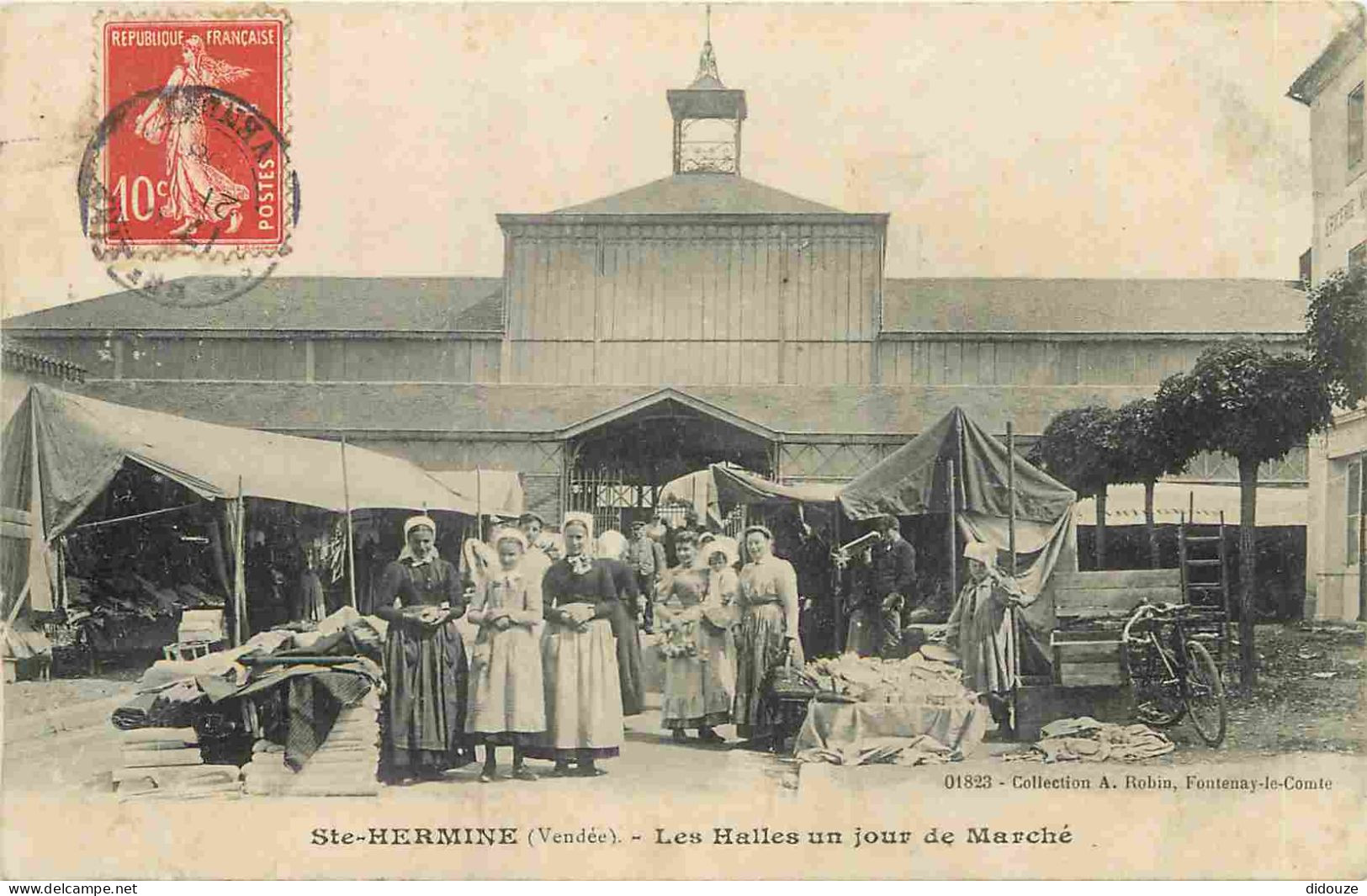 85 - Sainte Hermine - Les Halles Un Jour De Marché - Animée - Correspondance - CPA - Oblitération Ronde De 1908 - Etat C - Sainte Hermine