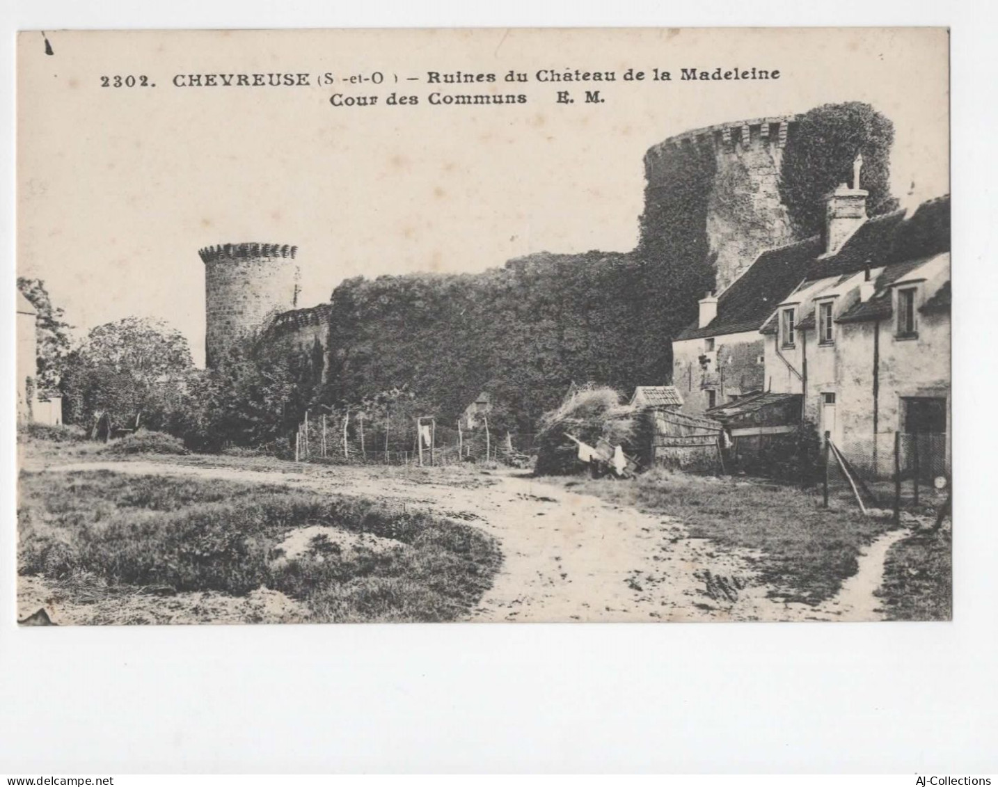 AJC - Chevreuse - Ruines Du Chateau De La Madeleine - Cour Des Communs - Chevreuse