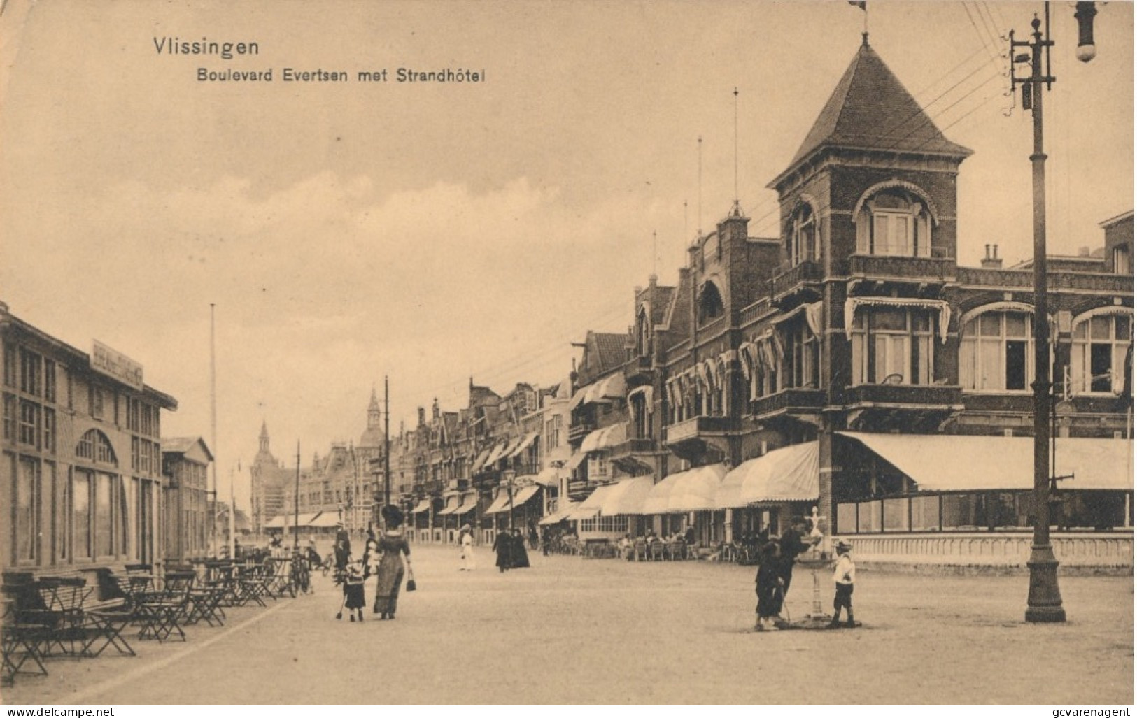 VLISSINGEN  BOULEVARD EVERTSEN MET STRANDHOTEL             ZIE AFBEELDINGEN - Vlissingen